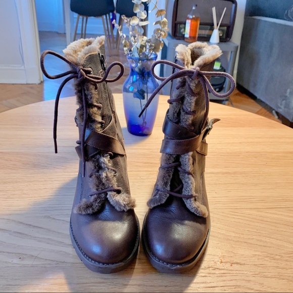 Ugg Ingrid Boots 💕 - Picture 2 of 5